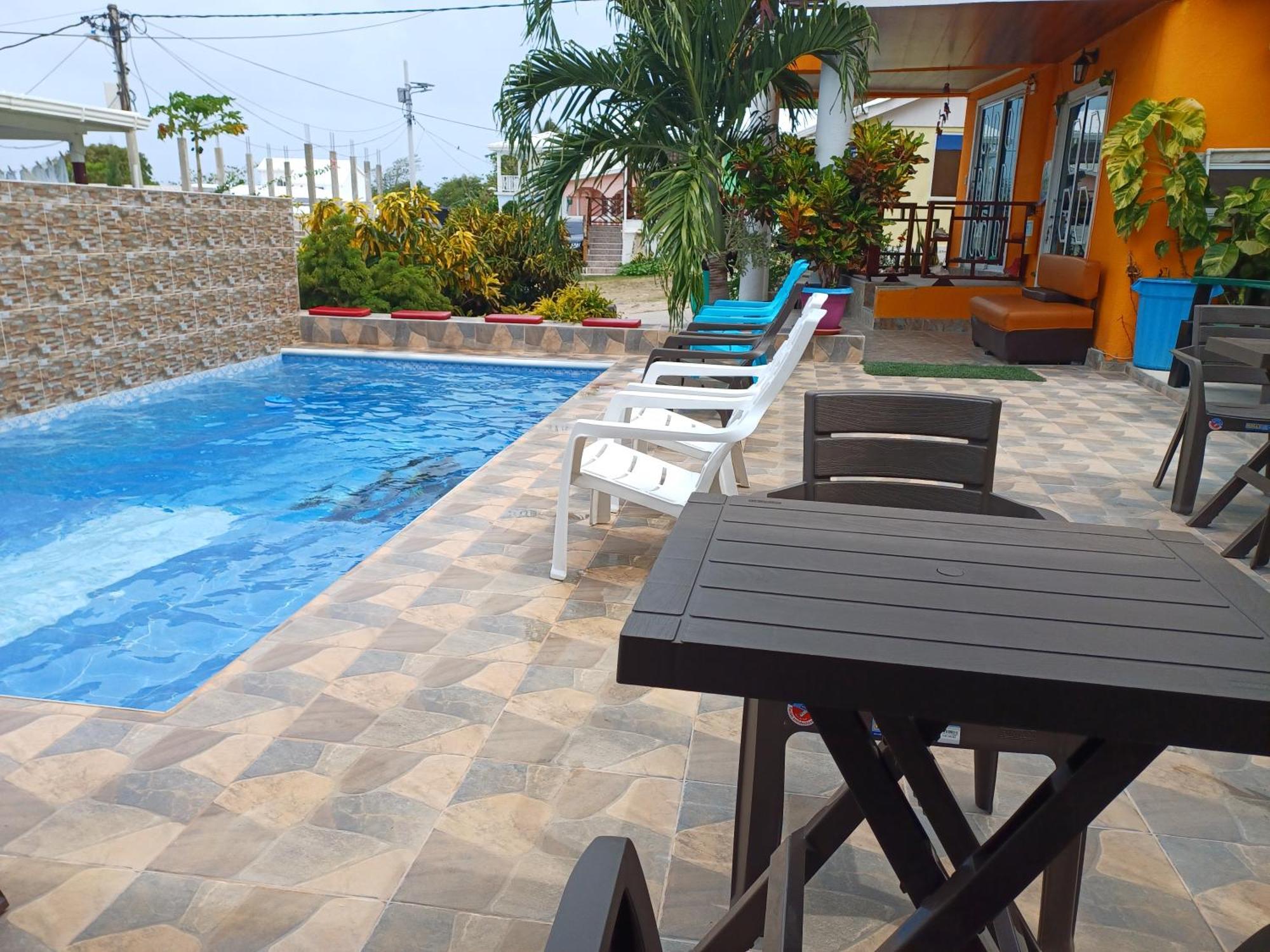 Posada Ashanty Rocky Point Exterior foto