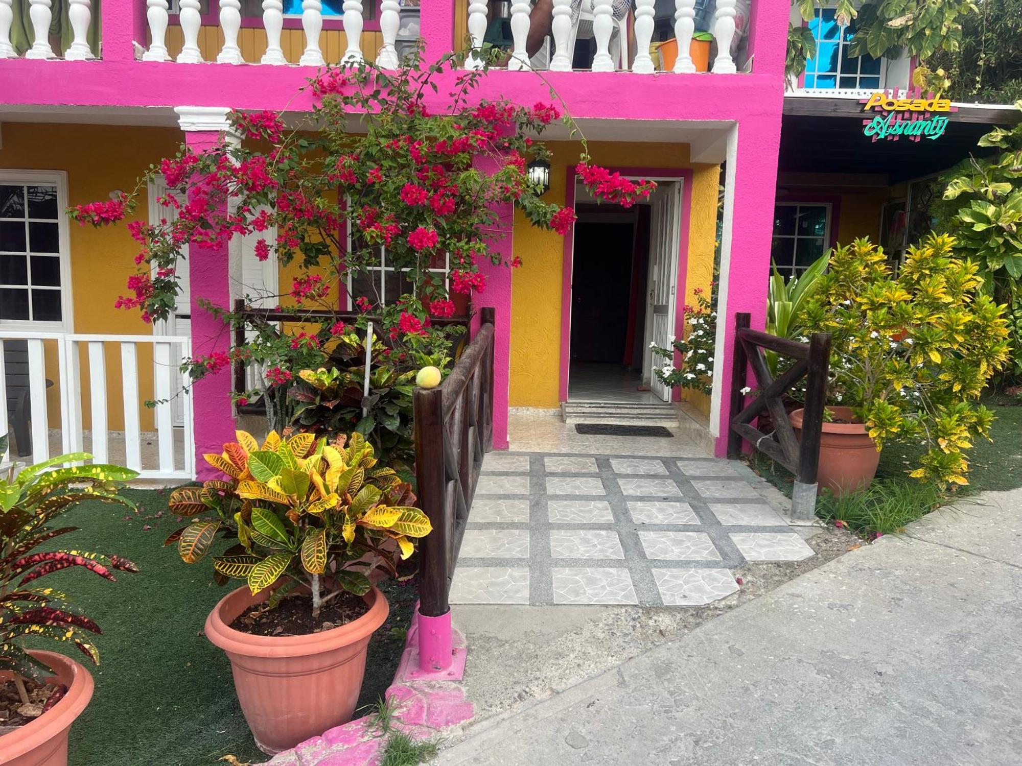 Posada Ashanty Rocky Point Exterior foto